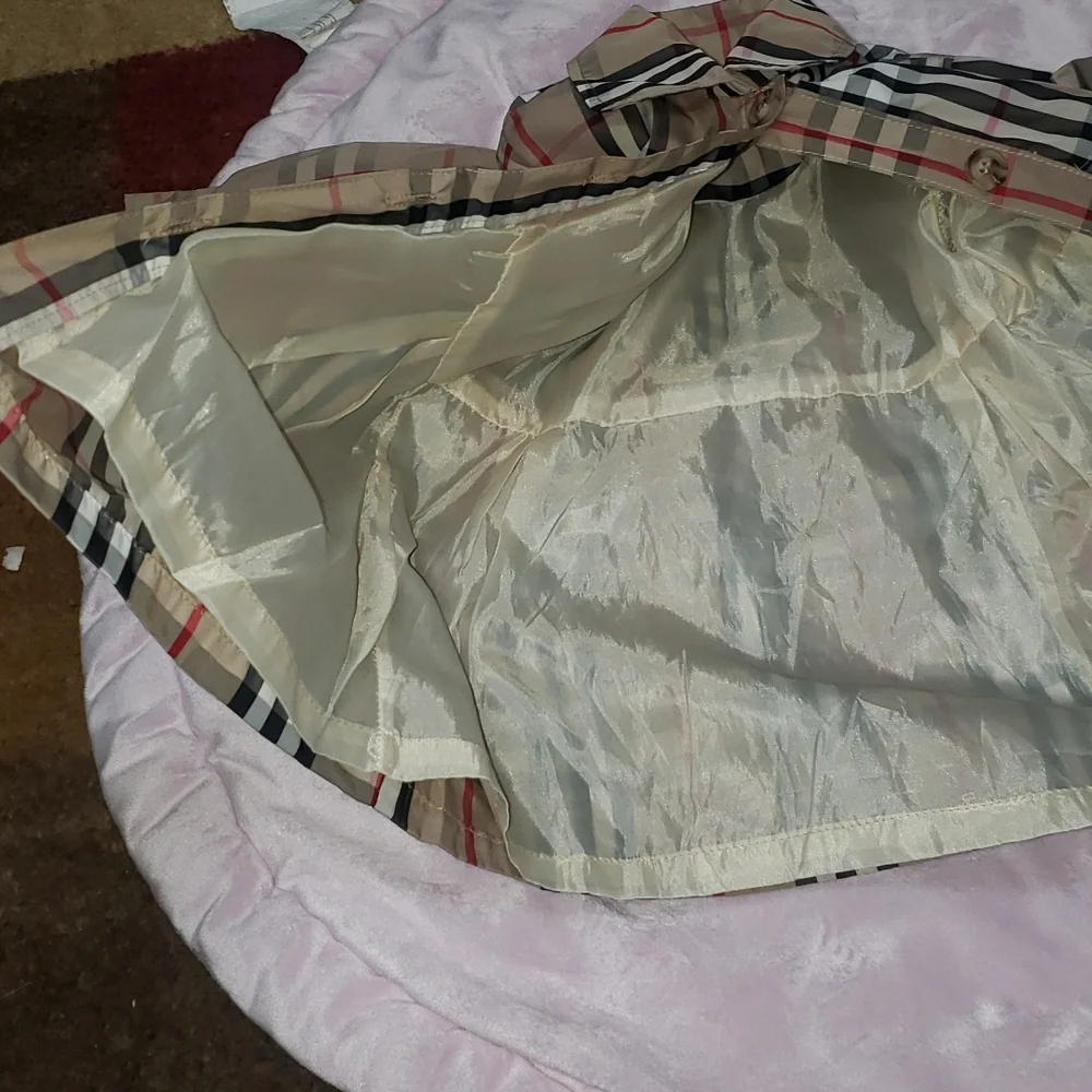 Beautiful jacket with similar burberry pattern - Picture 9 of 9